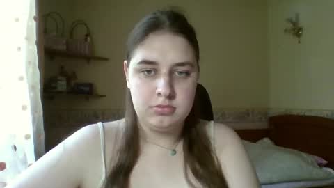 hess_luna_ online show from May 19, 2026, 9:04 am