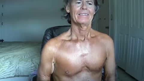 Snapshot of hewes1 chatting on July 5, 2026, 11:34 pm hewes1 online show from July 5, 2026, 11:34 pm