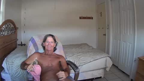 Snapshot of hewes1 chatting on July 22, 2026, 11:57 am hewes1 online show from July 22, 2026, 11:57 am