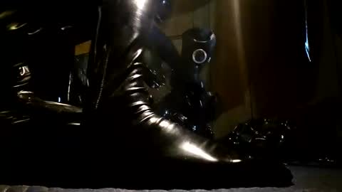 hexlustrious online show from November 23, 2025, 6:35 am