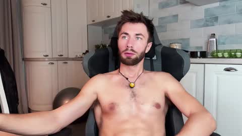 Arnold online show from December 14, 2025, 9:08 pm