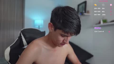 hey_cesard online show from November 4, 2025, 3:33 pm