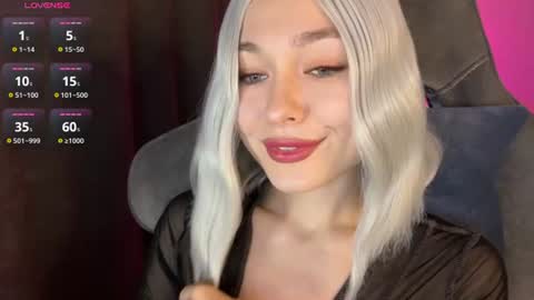 Snapshot of hey_nora_ chatting on June 22, 2026, 3:25 am Nora online show from June 22, 2026, 3:25 am