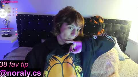 Snapshot of hey_noraly chatting on October 17, 2025, 4:15 am Noraly online show from October 17, 2025, 4:15 am