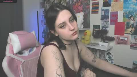 Tessa online show from April 15, 2026, 7:32 pm