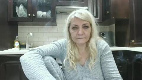 Snapshot of heyheygrey chatting on July 5, 2026, 12:06 am Heyheygrey online show from July 5, 2026, 12:06 am