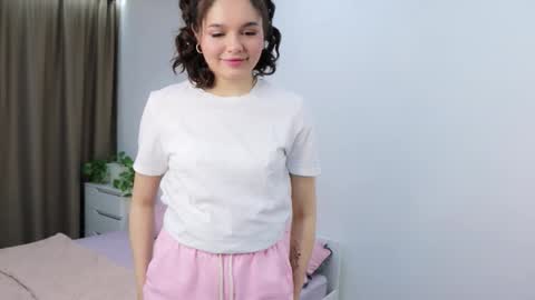 Laura online show from November 4, 2025, 7:51 am