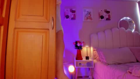 Martina Ricci Show schedule Monday to Friday 8am colombia time I work some weekends  online show from February 24, 2026, 2:26 pm