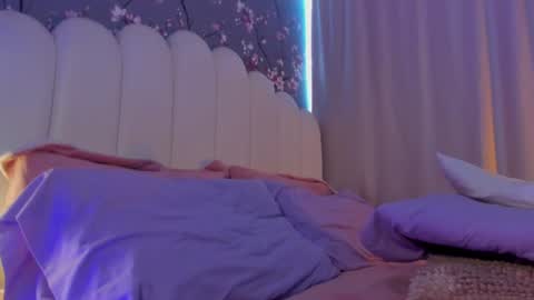 Snapshot of heymartina chatting on July 25, 2026, 3:42 pm Martina Ricci Show schedule Monday to Friday 8am colombia time I work some weekends online show from July 25, 2026, 3:42 pm