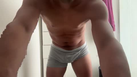 hhernan1 online show from February 13, 2026, 6:59 pm