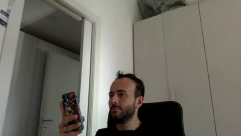 hhombre online show from June 11, 2026, 6:44 am