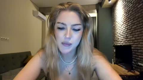 Snapshot of hi_lina chatting on June 20, 2026, 2:36 am Hi lina online show from June 20, 2026, 2:36 am