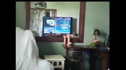 Snapshot of hidden_gold_milf chatting on April 27, 2026, 5:11 pm hidden_gold_milf online show from April 27, 2026, 5:11 pm