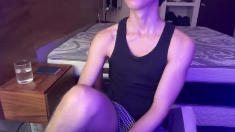 hiddendeseos online show from October 25, 2025, 7:30 pm