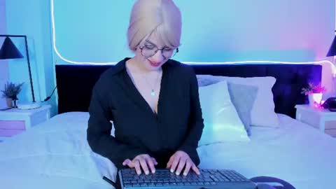 Snapshot of hidori_rem chatting on July 10, 2026, 7:49 pm hidori_rem online show from July 10, 2026, 7:49 pm