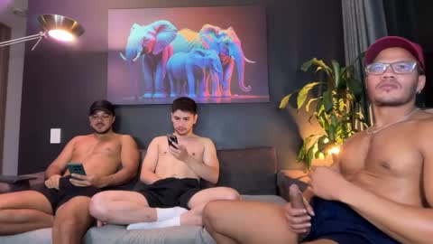 Snapshot of highlatin_guys chatting on April 1, 2026, 1:50 am Terry and E online show from April 1, 2026, 1:50 am