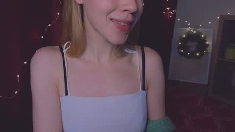 Chloe online show from December 4, 2024, 8:40 pm