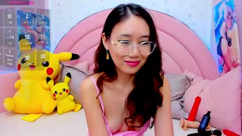 Hikori online show from March 12, 2025, 4:41 am