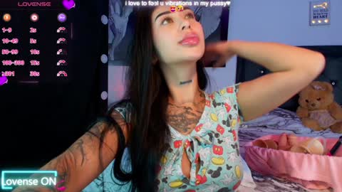 Snapshot of hilary_jones_22 chatting on January 19, 2025, 10:49 pm LUNA new account  FOLLOW ME online show from January 19, 2025, 10:49 pm