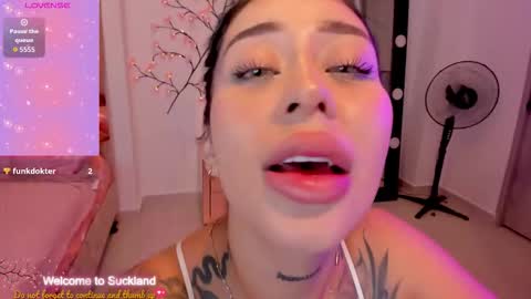 Snapshot of hilary_jones_22 chatting on September 19, 2025, 11:05 pm LUNA new account  FOLLOW ME online show from September 19, 2025, 11:05 pm