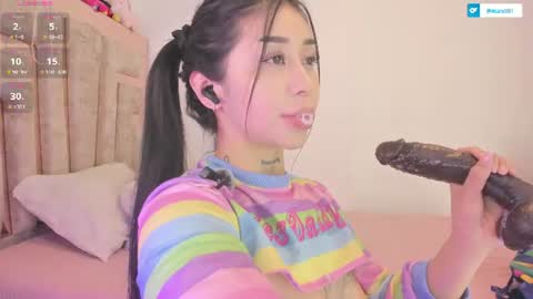 Snapshot of hilary_jones_22 chatting on June 23, 2026, 12:19 am LUNA new account FOLLOW ME online show from June 23, 2026, 12:19 am