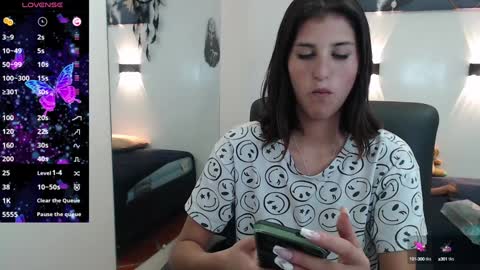 Snapshot of hilaryclowerx chatting on December 7, 2024, 3:36 am H I L A R Y online show from December 7, 2024, 3:36 am