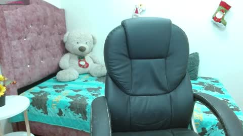 Snapshot of hilaryclowerx chatting on December 30, 2024, 7:42 pm H I L A R Y online show from December 30, 2024, 7:42 pm