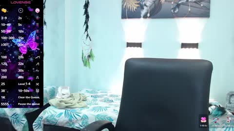 Snapshot of hilaryclowerx chatting on January 9, 2025, 5:55 am H I L A R Y online show from January 9, 2025, 5:55 am