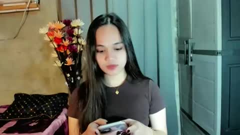 hilarymolly online show from March 17, 2026, 2:49 am