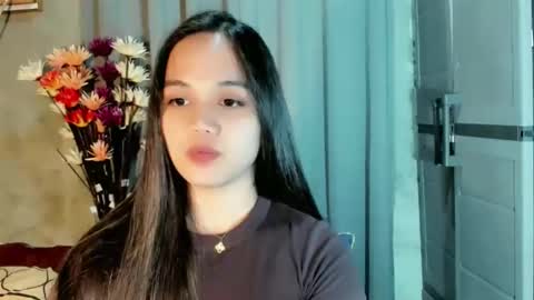 hilarymolly online show from March 23, 2026, 2:32 pm