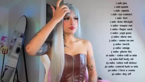 Snapshot of hillsdandarkie_44 chatting on November 25, 2025, 2:00 am hillsdandarkie_44 online show from November 25, 2025, 2:00 am