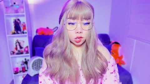 Hinata online show from December 21, 2024, 5:25 am