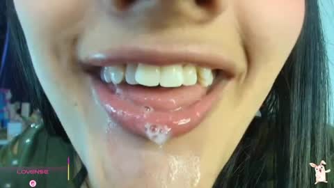 hinata online show from April 15, 2026, 9:15 pm