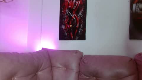 hinata lee online show from December 14, 2025, 9:36 am