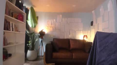 Hinnata online show from January 7, 2026, 4:42 pm