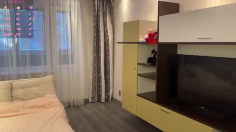 Snapshot of hip_hop_baby chatting on February 5, 2026, 6:51 am Leya Day Mary Night PvT Open online show from February 5, 2026, 6:51 am