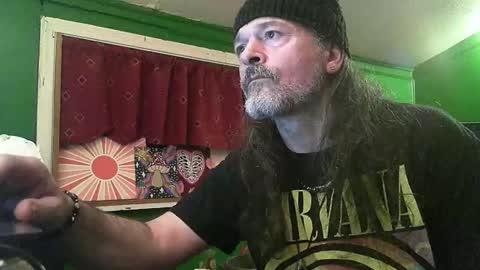 hippiedad333 online show from April 18, 2026, 2:15 am