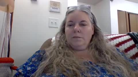 Snapshot of hippysnewhere chatting on May 12, 2026, 3:25 am hippysnewhere online show from May 12, 2026, 3:25 am