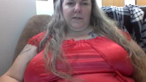 Snapshot of hippysnewhere chatting on May 27, 2026, 10:29 pm hippysnewhere online show from May 27, 2026, 10:29 pm