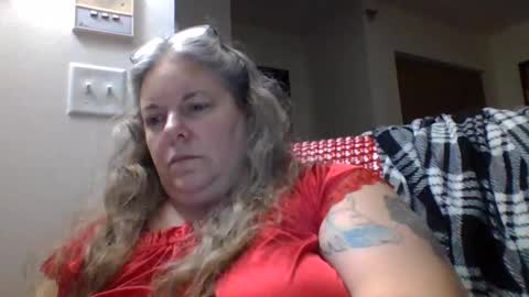 Snapshot of hippysnewhere chatting on June 8, 2026, 8:37 am hippysnewhere online show from June 8, 2026, 8:37 am