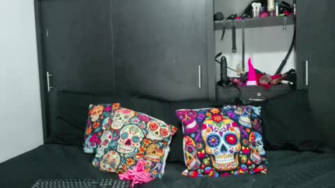 Elizabeth online show from February 9, 2025, 10:54 pm