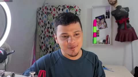 hizli_ online show from June 6, 2026, 4:17 am