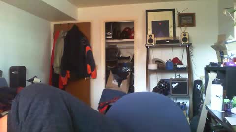 hobbes80 online show from December 31, 2024, 8:12 pm