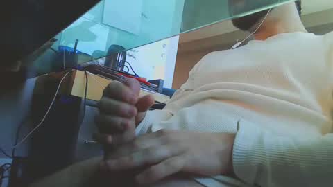 Snapshot of hockeybrad92 chatting on February 21, 2025, 6:04 pm Hairy Hockey Player 92 online show from February 21, 2025, 6:04 pm