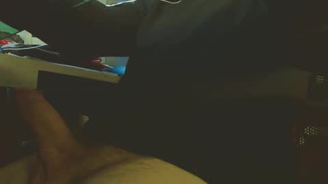 Snapshot of hockeybrad92 chatting on March 6, 2025, 3:35 am Hairy Hockey Player 92 online show from March 6, 2025, 3:35 am