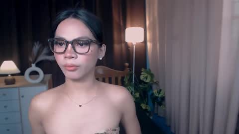 Snapshot of hoellygia chatting on March 22, 2026, 10:13 pm IM NEW HERE ITS ME GIA online show from March 22, 2026, 10:13 pm