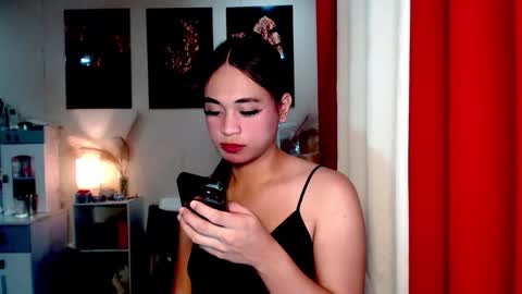 Snapshot of hoelymarie chatting on June 3, 2026, 12:57 am hoelymarie online show from June 3, 2026, 12:57 am