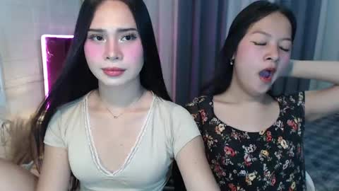 Snapshot of hoelymolly chatting on April 17, 2026, 7:50 pm hoelymolly online show from April 17, 2026, 7:50 pm