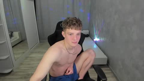 Snapshot of hogrider192 chatting on January 28, 2025, 11:50 pm Victor online show from January 28, 2025, 11:50 pm