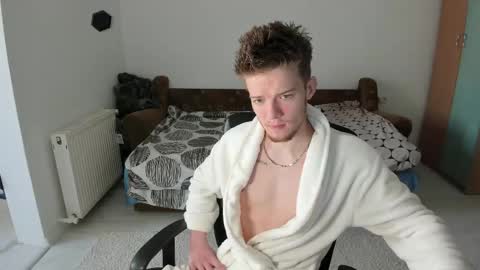 Snapshot of hogrider192 chatting on April 15, 2026, 6:42 am Victor online show from April 15, 2026, 6:42 am